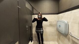 Fiance flashes and gets caught masturbating into outdoor restroom