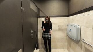 Fiance flashes and gets caught masturbating into outdoor restroom