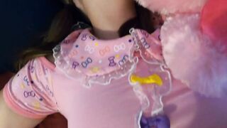 Daughter snuggles with stepfather inside bed and gets plowed