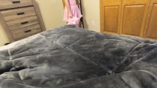 Daughter snuggles with stepfather inside bed and gets plowed