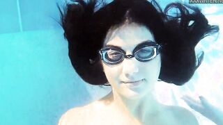 Jacqueline Hope loving being nude inside the pool
