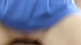 Im Park spazieren und im Fluss ficken - Deutsches Amateur-Paar