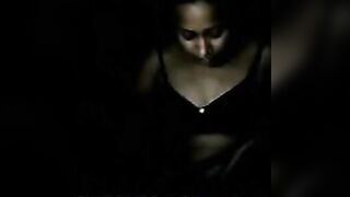 Bangladeshi Girl Shows Her Boobs on Webcam
