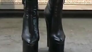 Danish Blonde's Garage Sex Ansigtsbehandling