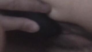 Vibrator pleased the slit of this Asian babe in solo session