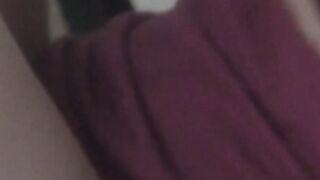 Vibrator pleased the slit of this Asian babe in solo session