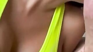 Slutty Babe Gives Amateur Blowjob to Huge Cock at Gym