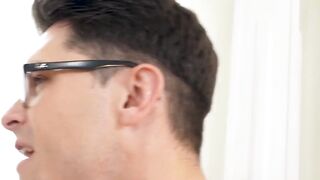 Jack Hunter bends for Devin Francos ravaging fists