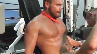 DaddyBondageBoy.com - Big guy Jessie needs to shoot his seeds