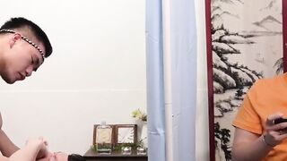 Spa therapist Don gives Yowei more than massage with cock