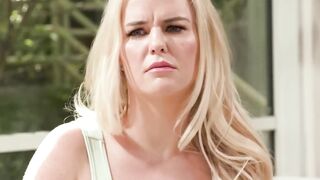Mona Azar and Slimthick Vic share hunks cock in mouths