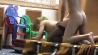 Maman francaise baise au travail en levrette - Amateur