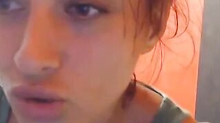Foot Fetish Webcam Show with Amateur Babe