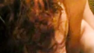 Amerikanisch-Schweizer MILF gefingert und hart gefickt