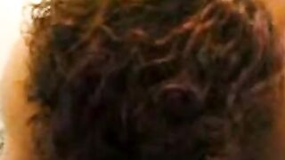 Amerikanisch-Schweizer MILF gefingert und hart gefickt