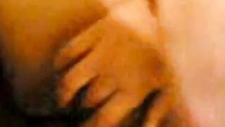 Amerikanisch-Schweizer MILF gefingert und hart gefickt