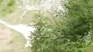 Blonder Deutscher Hardcore im Wald mit einer Süßen