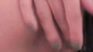 2 sexy deutsche Lesben: 1 blond, 1 brünisch