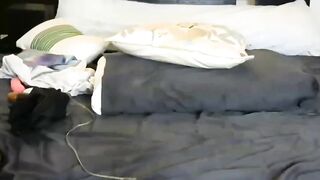 Ebony Babe Toys Her Pretty Pussy on Webcam