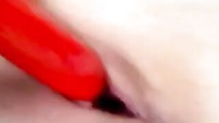 Deutsche Rothaarige Mella kommt in High Heels zum Orgasmus