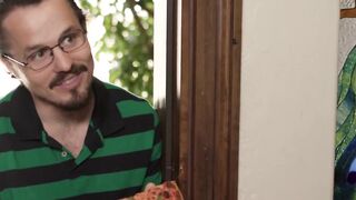 Stalker Robby Apples seduces his crush Victoria Voxxx