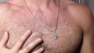 Buff Mason Lear craves sniffing his sweaty pits while stroking