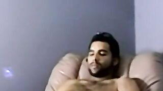 JoeSchmoeXXX.com - Bearded dude with hairy chest jerks off in amateur video with inte