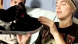 Hot Cain and Blinx play with feet before shared wanking
