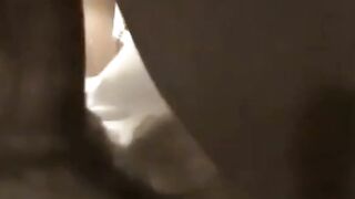 Svensk sötnos Ammande orgasm under analmassage av pojkvän