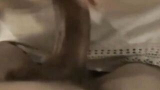 Svensk sötnos Ammande orgasm under analmassage av pojkvän