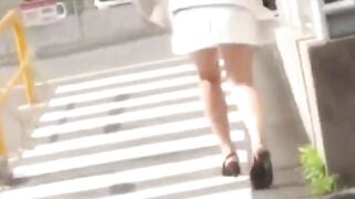 Voyeur captures Japanese lass pissing in dark alley