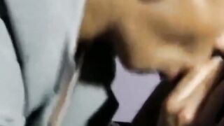Blonde Sekretärin mit großen Titten verwöhnt ihren Chef mit Creampie