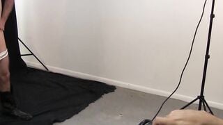 Horny bottom creampied by kinky photographer
