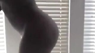 Black Lesbians Twerking on Webcam