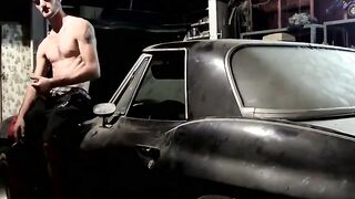 Mechanic takes break to jerk cock at work