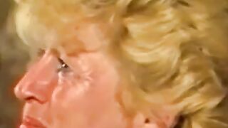 Deutsches reifes Amateur-Paar in Retro-Video aus den 80ern