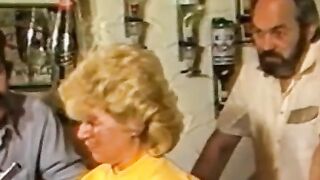 Deutsches reifes Amateur-Paar in Retro-Video aus den 80ern