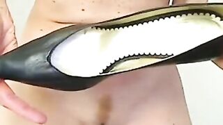 Mature Camgirl Fucks Herself with Heels - MrBrain88