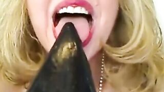 Mature Camgirl Fucks Herself with Heels - MrBrain88