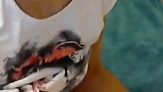 Webcam Girl DPs Herself with Fingers and Toys