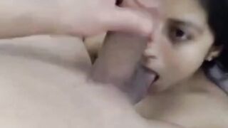 Quirky Amateur GF Receives Facial On Webcam