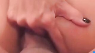 Mi piace prenderlo nel culo da un grosso cazzo amateur