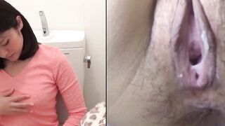 Asian gal pauses shopping to finger herself to squirt