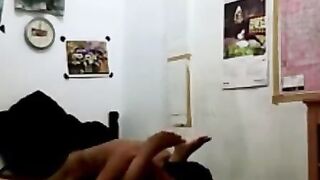 Indonesian Babe Orgasms on Fucking Machine