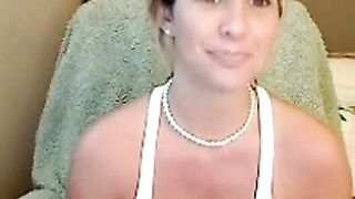 Sexy Amateur MILF Pussy Play on Webcam