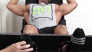 Ripped sub screams through foot tickle hell