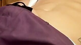 Muscular jock delivers powerful solo jerk on camera