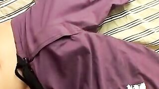 Muscular jock delivers powerful solo jerk on camera