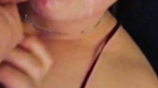 Deutsche Amateurin liebt den Schluck Sperma