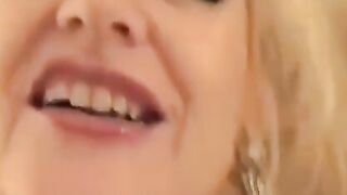 Reicher deutscher GILF-Hotel-Hookup mit einem Gigolo
